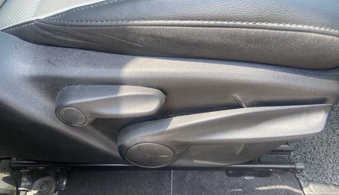 2018 Jeep Compass LIMITED (O) 1.4 PETROL AT, Petrol, Automatic, 19,255 km, Driver Side Adjustment Panel