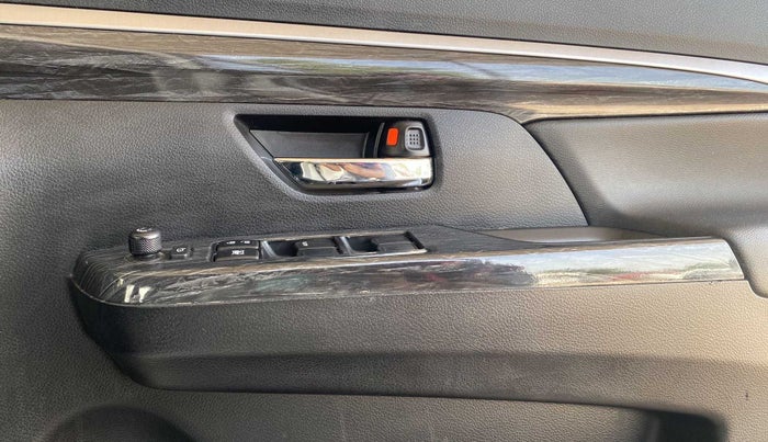 2021 Maruti XL6 ALPHA MT, Petrol, Manual, 34,829 km, Driver Side Door Panels Control