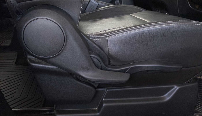 2021 Maruti XL6 ALPHA MT, Petrol, Manual, 34,829 km, Driver Side Adjustment Panel