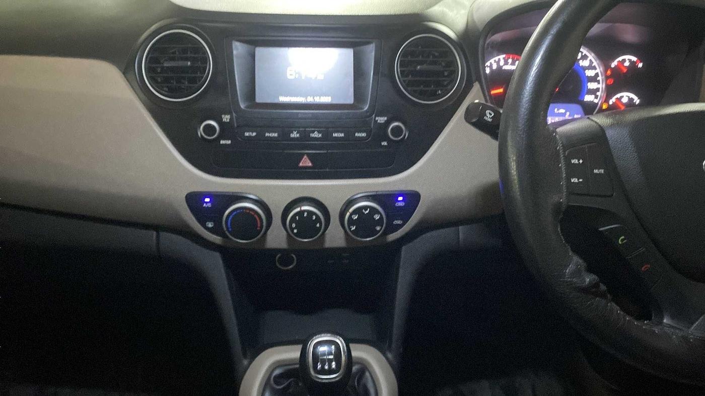 2017 Hyundai Grand i10 SPORTZ 1.2 KAPPA VTVT, Petrol, Manual, 33,729 km, Air Conditioner