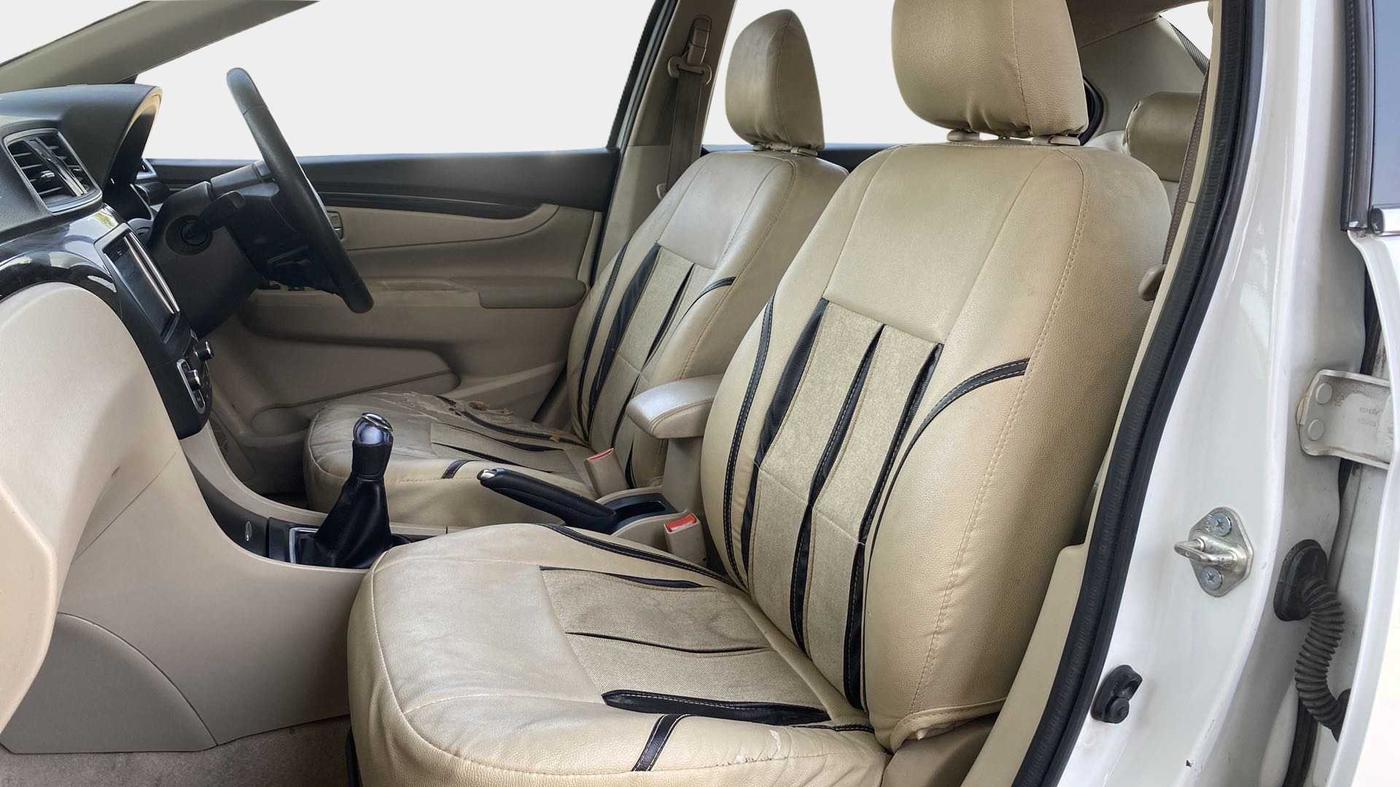 2017 Maruti Ciaz ZXI+, Petrol, Manual, 83,947 km, Right Side Front Door Cabin