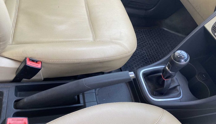 2015 Volkswagen Polo HIGHLINE1.5L, Diesel, Manual, 83,698 km, Gear Lever