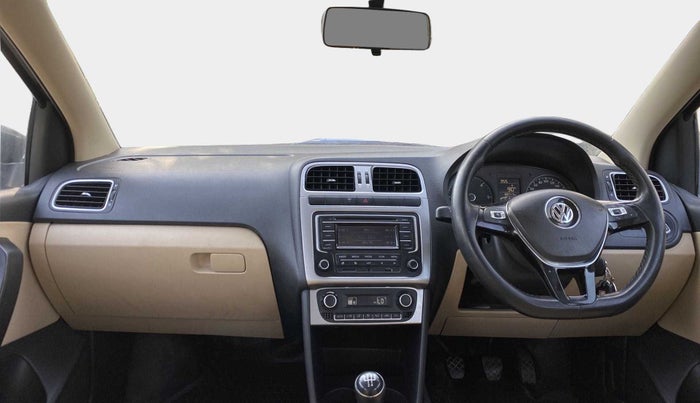 2015 Volkswagen Polo HIGHLINE1.5L, Diesel, Manual, 83,698 km, Dashboard