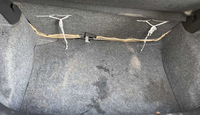 2015 Volkswagen Polo HIGHLINE1.5L, Diesel, Manual, 83,698 km, Boot Inside