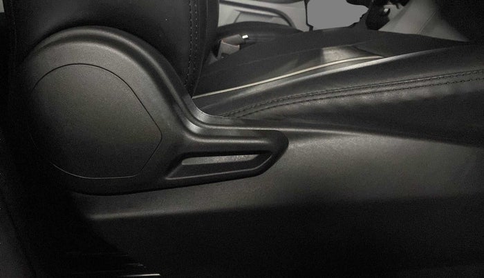 2021 Tata Tiago XTA PETROL, Petrol, Automatic, 4,637 km, Driver Side Adjustment Panel
