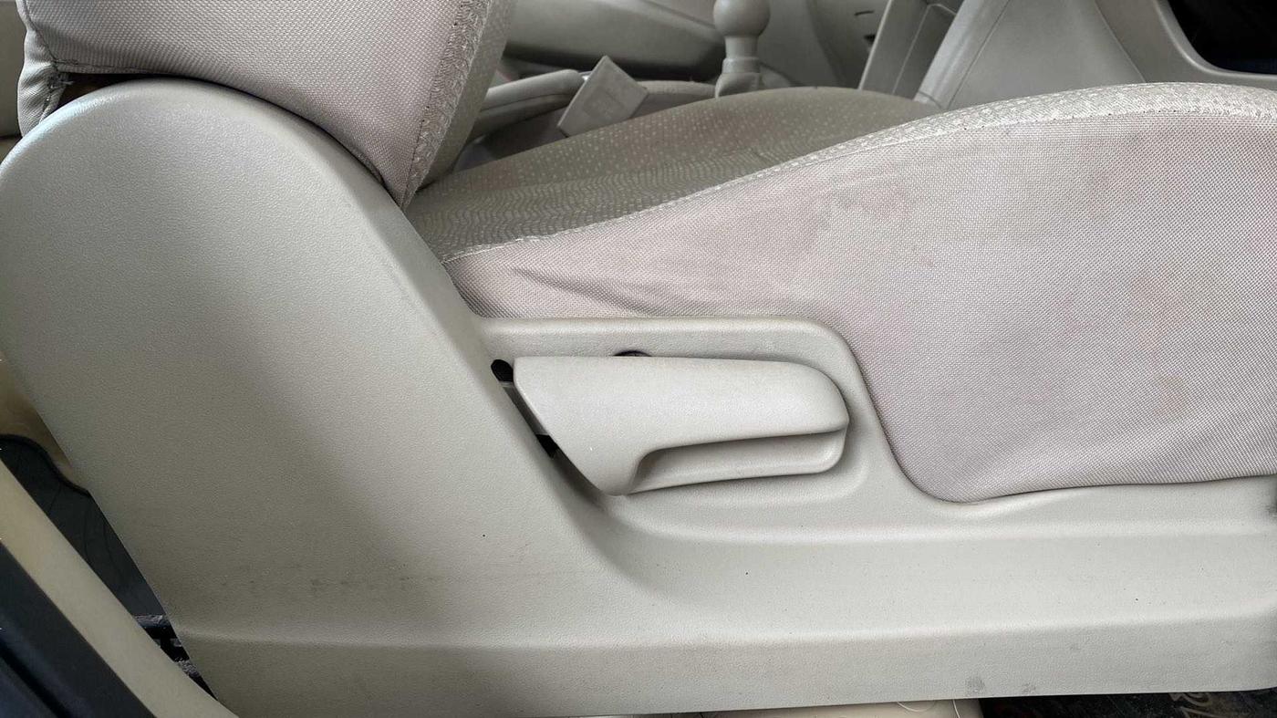 2014 Maruti Swift Dzire VXI, Petrol, Manual, 33,934 km, Driver Side Adjustment Panel