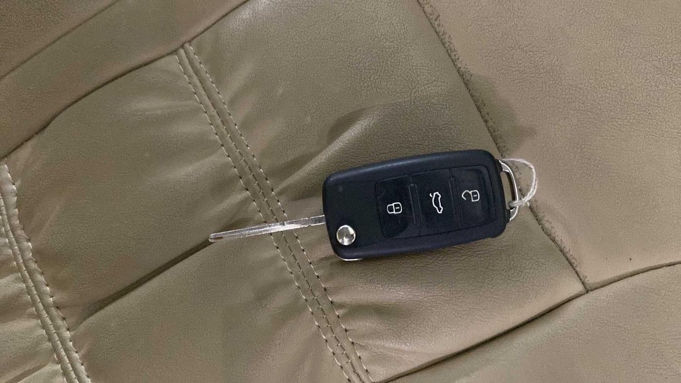 2018 Volkswagen Ameo HIGHLINE PLUS 1.5L AT 16 ALLOY, Diesel, Automatic, 52,041 km, Key Close Up