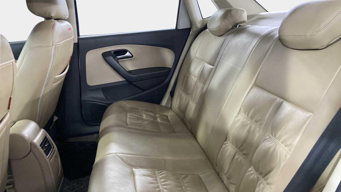2018 Volkswagen Ameo HIGHLINE PLUS 1.5L AT 16 ALLOY, Diesel, Automatic, 52,041 km, Right Side Rear Door Cabin