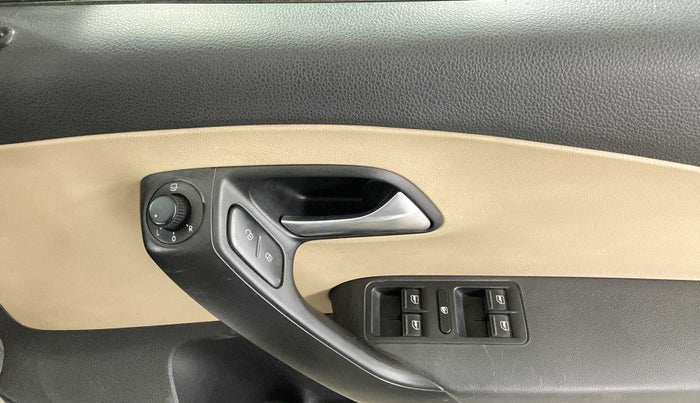 2018 Volkswagen Ameo HIGHLINE PLUS 1.5L AT 16 ALLOY, Diesel, Automatic, 52,041 km, Driver Side Door Panels Control