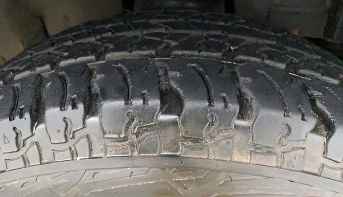 2022 Mahindra Thar LX PETROL HT 4WD AT, Petrol, Automatic, 10,253 km, Right Front Tyre Tread