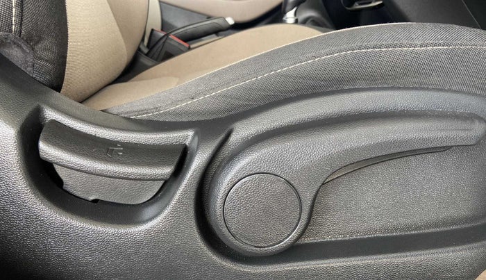 2015 Hyundai Elite i20 ASTA 1.2, Petrol, Manual, 17,339 km, Driver Side Adjustment Panel