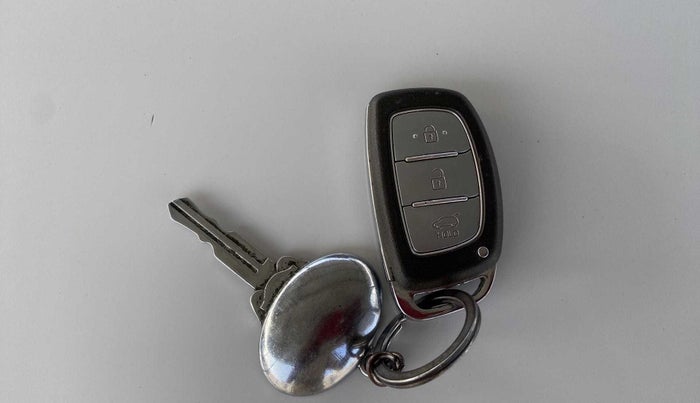 2015 Hyundai Elite i20 ASTA 1.2, Petrol, Manual, 17,339 km, Key Close Up