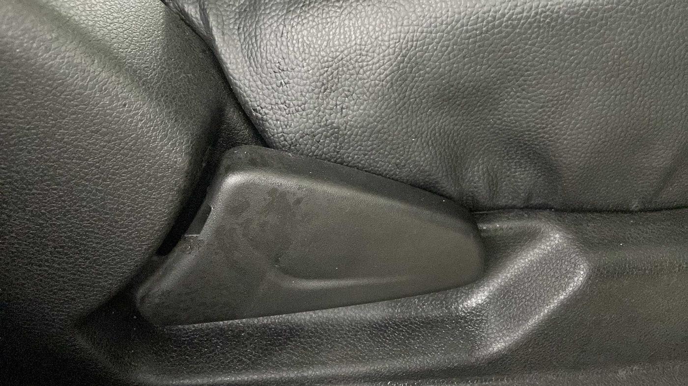 2021 Renault Kwid RXL 1.0, Petrol, Manual, 6,455 km, Driver Side Adjustment Panel