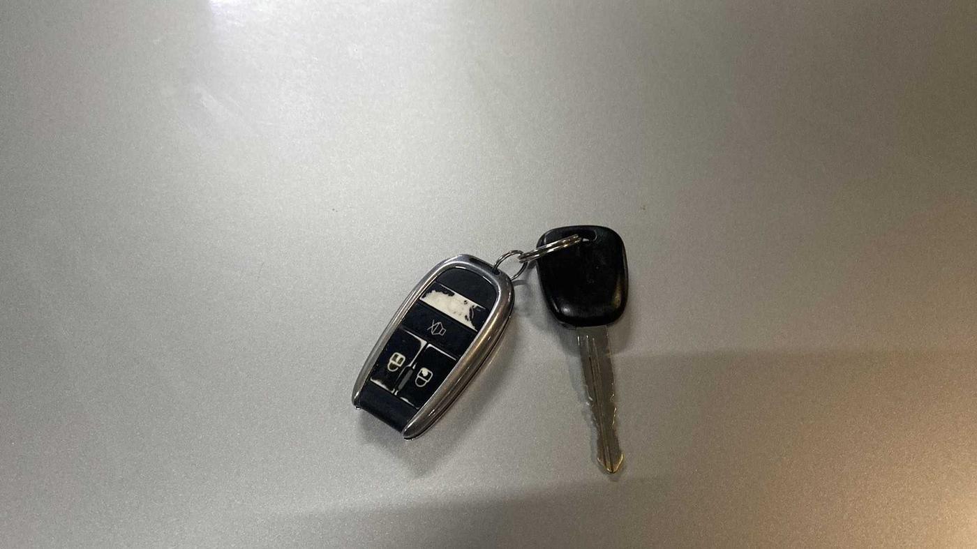 2020 Maruti Swift LXI, Petrol, Manual, 36,198 km, Key Close Up