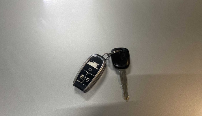 2020 Maruti Swift LXI, Petrol, Manual, 36,198 km, Key Close Up