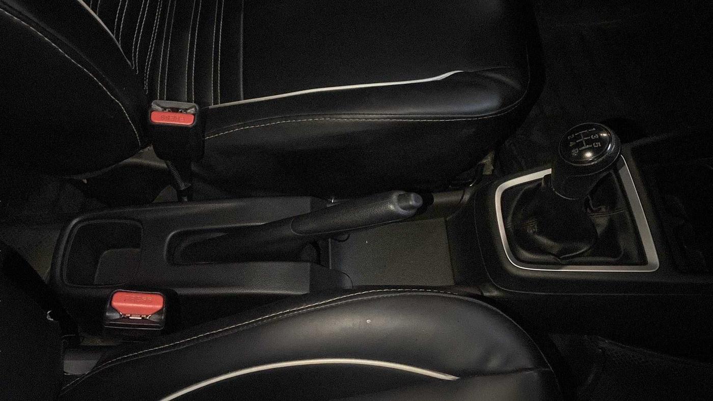 2020 Maruti Swift LXI, Petrol, Manual, 36,198 km, Gear Lever