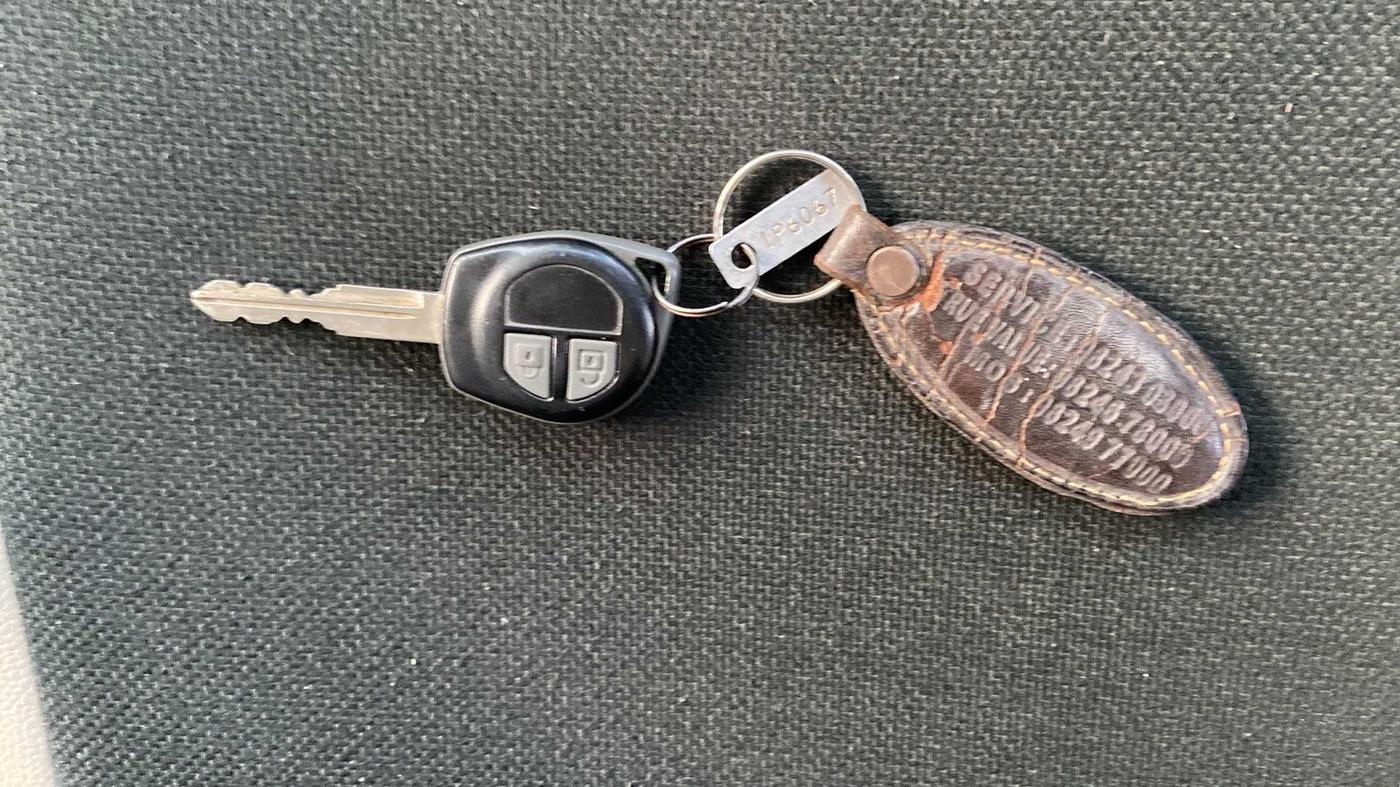2014 Maruti Swift Dzire VXI, Petrol, Manual, 21,699 km, Key Close Up