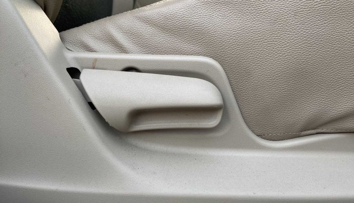 2014 Maruti Swift Dzire VXI, Petrol, Manual, 21,699 km, Driver Side Adjustment Panel