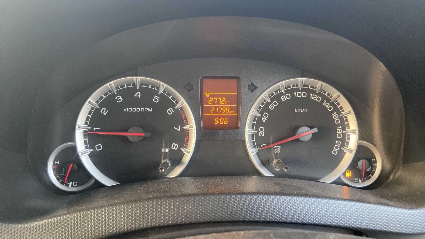 2014 Maruti Swift Dzire VXI, Petrol, Manual, 21,699 km, Odometer Image
