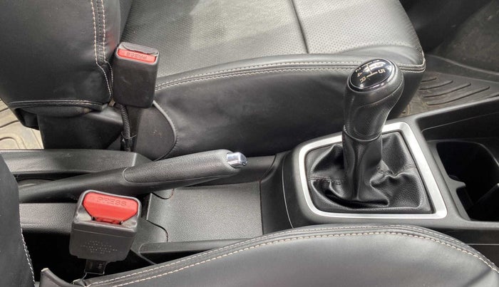 2019 Maruti Swift VXI, Petrol, Manual, 64,685 km, Gear Lever