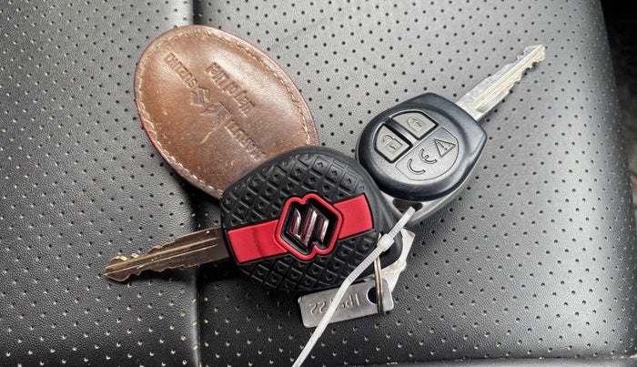 2019 Maruti Swift VXI, Petrol, Manual, 64,685 km, Key Close Up