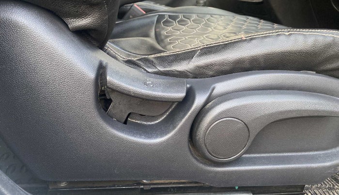 2015 Hyundai Elite i20 SPORTZ 1.2 (O), Petrol, Manual, 58,404 km, Driver Side Adjustment Panel