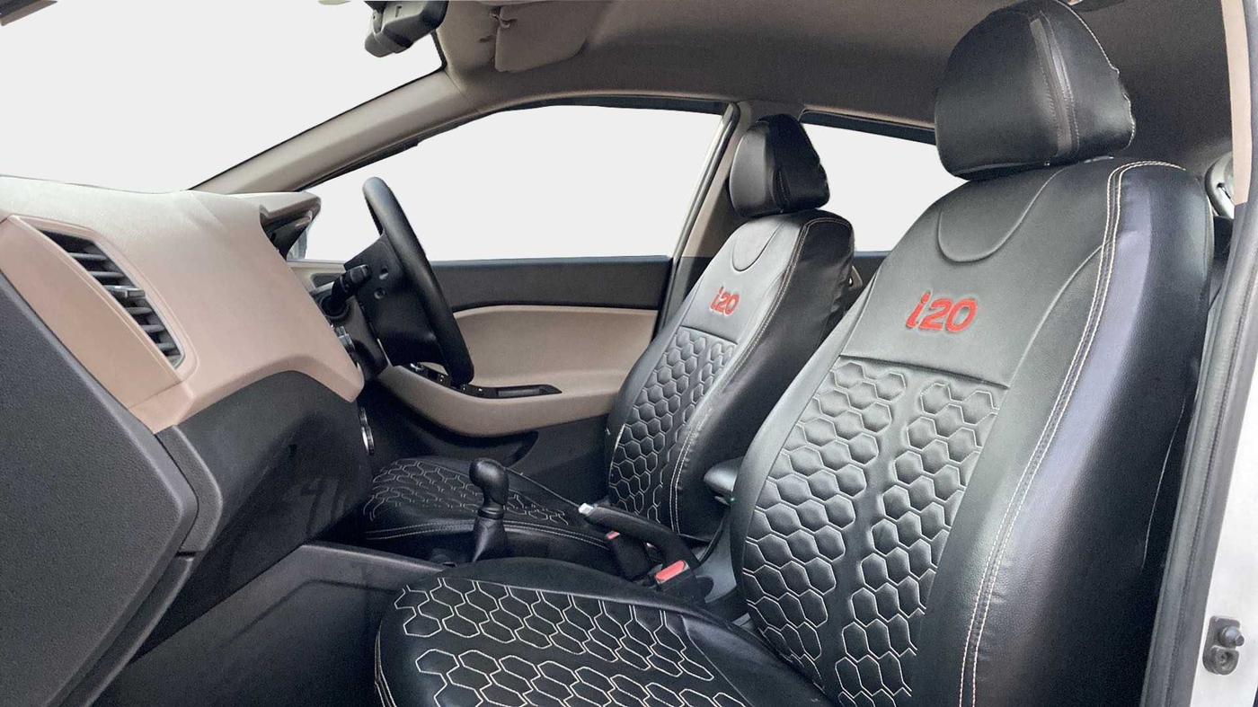 2015 Hyundai Elite i20 SPORTZ 1.2 (O), Petrol, Manual, 58,404 km, Right Side Front Door Cabin