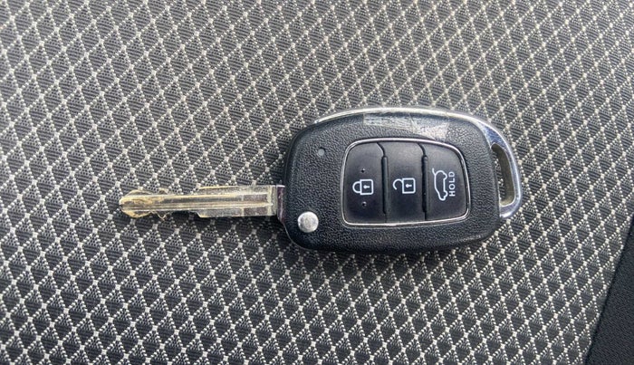 2017 Hyundai Creta E PLUS 1.6 PETROL, Petrol, Manual, 50,026 km, Key Close Up
