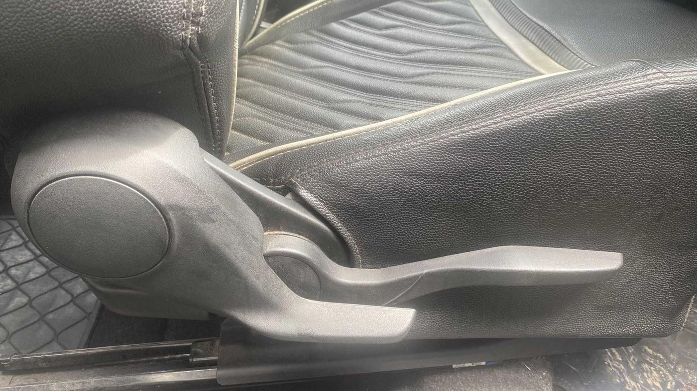 2018 Maruti Swift VXI, Petrol, Manual, 83,782 km, Driver Side Adjustment Panel