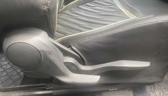 2018 Maruti Swift VXI, Petrol, Manual, 83,782 km, Driver Side Adjustment Panel