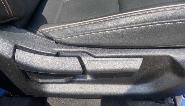 2021 Hyundai NEW I20 ASTA (O) 1.0 TURBO GDI DCT, Petrol, Automatic, 15,976 km, Driver Side Adjustment Panel