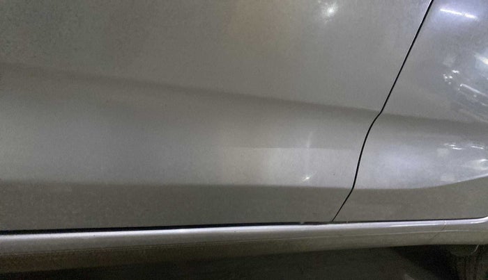 2019 Honda Amaze 1.5L I-DTEC V CVT, Diesel, Automatic, 28,940 km, Front passenger door - Minor scratches