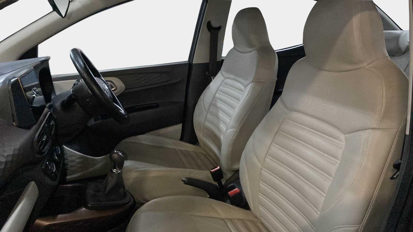 2021 Hyundai AURA SX 1.2, Petrol, Manual, 26,715 km, Right Side Front Door Cabin