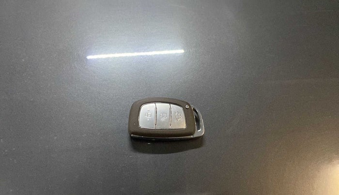 2021 Hyundai AURA SX 1.2, Petrol, Manual, 26,715 km, Key Close Up