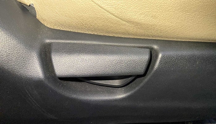 2021 Hyundai NEW SANTRO SPORTZ EXECUTIVE MT CNG, CNG, Manual, 32,264 km, Driver Side Adjustment Panel