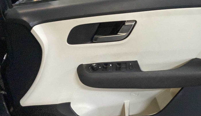 2021 Tata ALTROZ XZ PLUS PETROL, Petrol, Manual, 16,163 km, Driver Side Door Panels Control