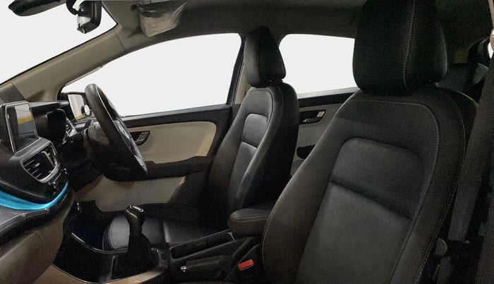 2021 Tata ALTROZ XZ PLUS PETROL, Petrol, Manual, 16,163 km, Right Side Front Door Cabin