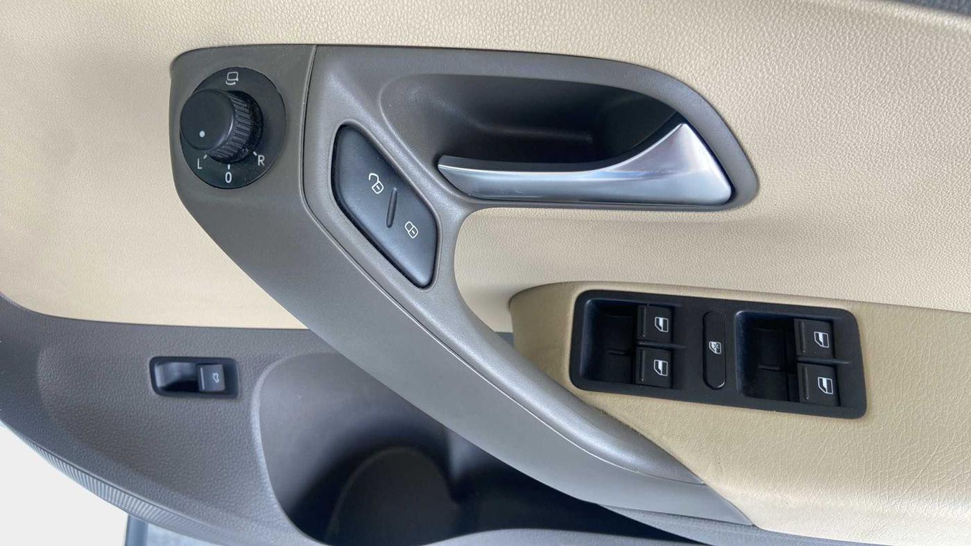 2021 Volkswagen Vento HIGHLINE 1.0L TSI AT, Petrol, Automatic, 19,304 km, Driver Side Door Panels Control