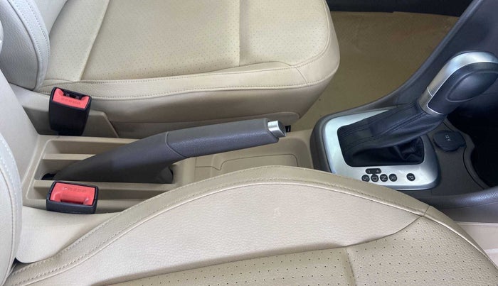 2021 Volkswagen Vento HIGHLINE 1.0L TSI AT, Petrol, Automatic, 19,304 km, Gear Lever