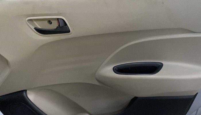 2019 Hyundai NEW SANTRO ERA EXECUTIVE, Petrol, Manual, 27,056 km, Driver Side Door Panels Control