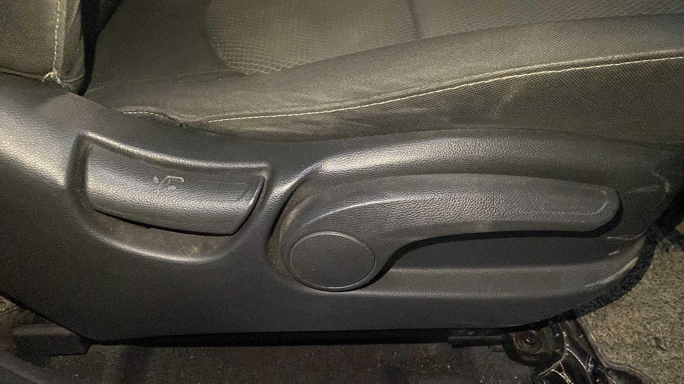 2015 Hyundai Creta S 1.6 PETROL, Petrol, Manual, 86,021 km, Driver Side Adjustment Panel