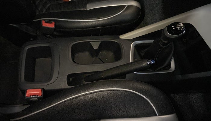 2021 Nissan MAGNITE XV MT, Petrol, Manual, 10,586 km, Gear Lever