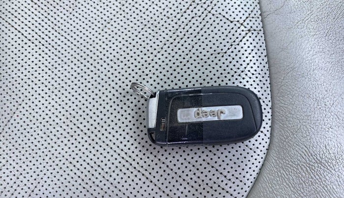 2017 Jeep Compass LIMITED 1.4 PETROL AT, Petrol, Automatic, 74,613 km, Key Close Up