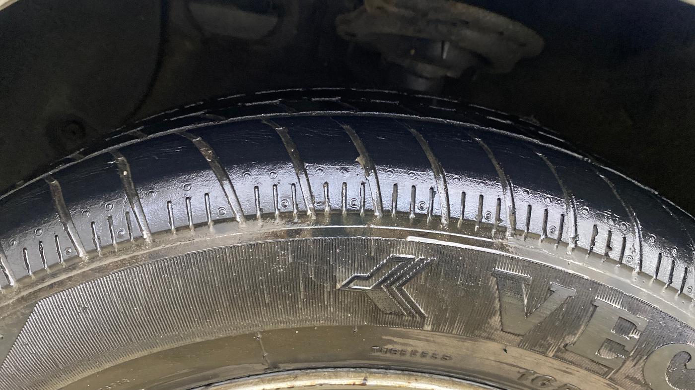 2016 Hyundai XCENT PRIME T CRDI, Diesel, Manual, 45,145 km, Left Front Tyre Tread