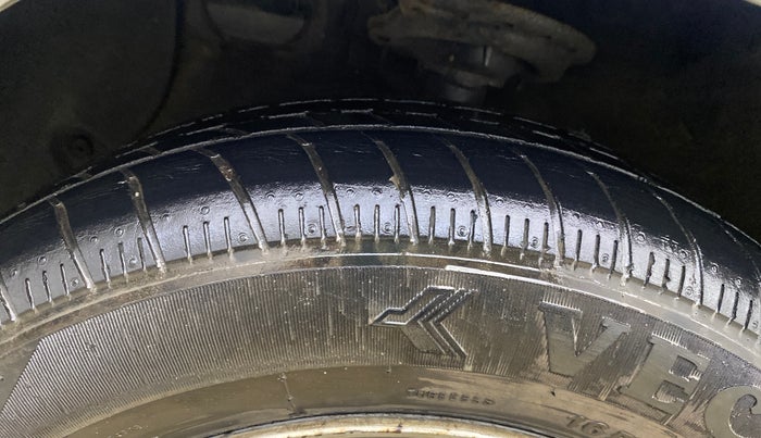 2016 Hyundai XCENT PRIME T CRDI, Diesel, Manual, 45,145 km, Left Front Tyre Tread