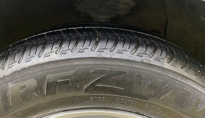 2016 Hyundai XCENT PRIME T CRDI, Diesel, Manual, 45,145 km, Right Front Tyre Tread