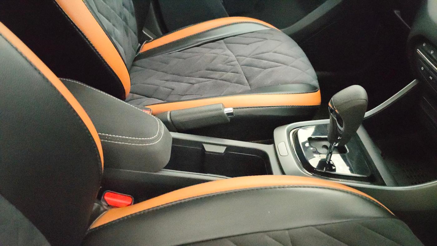 2025 Tata PUNCH Creative Plus (S) Camo Edition AMT, Petrol, Automatic, 11,242 km, Gear Lever