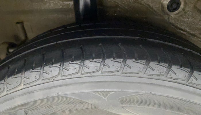 2017 Maruti Celerio ZXI AMT, Petrol, Automatic, 44,586 km, Right Rear Tyre Tread