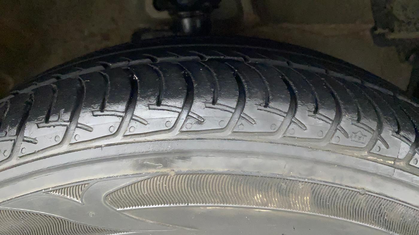2017 Maruti Celerio ZXI AMT, Petrol, Automatic, 44,586 km, Right Front Tyre Tread