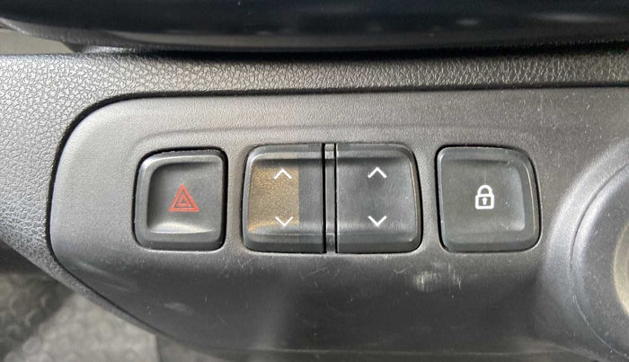 2019 Renault Kwid RXL, Petrol, Manual, 21,234 km, Driver Side Door Panels Control